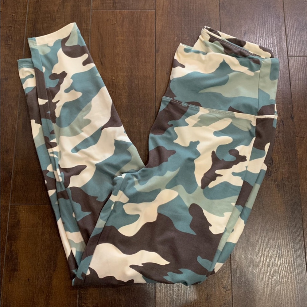 Camo leggings